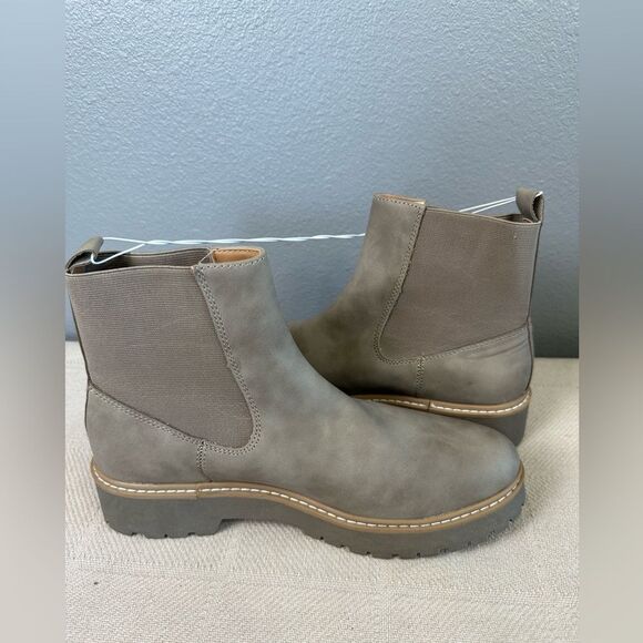 NWOB** DV by Dolce Vita Lobera Chelsea Boot Dark Taupe Size 10 - Picture 6 of 9